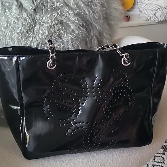 Chanel Patent Tote - Picture 4 of 10